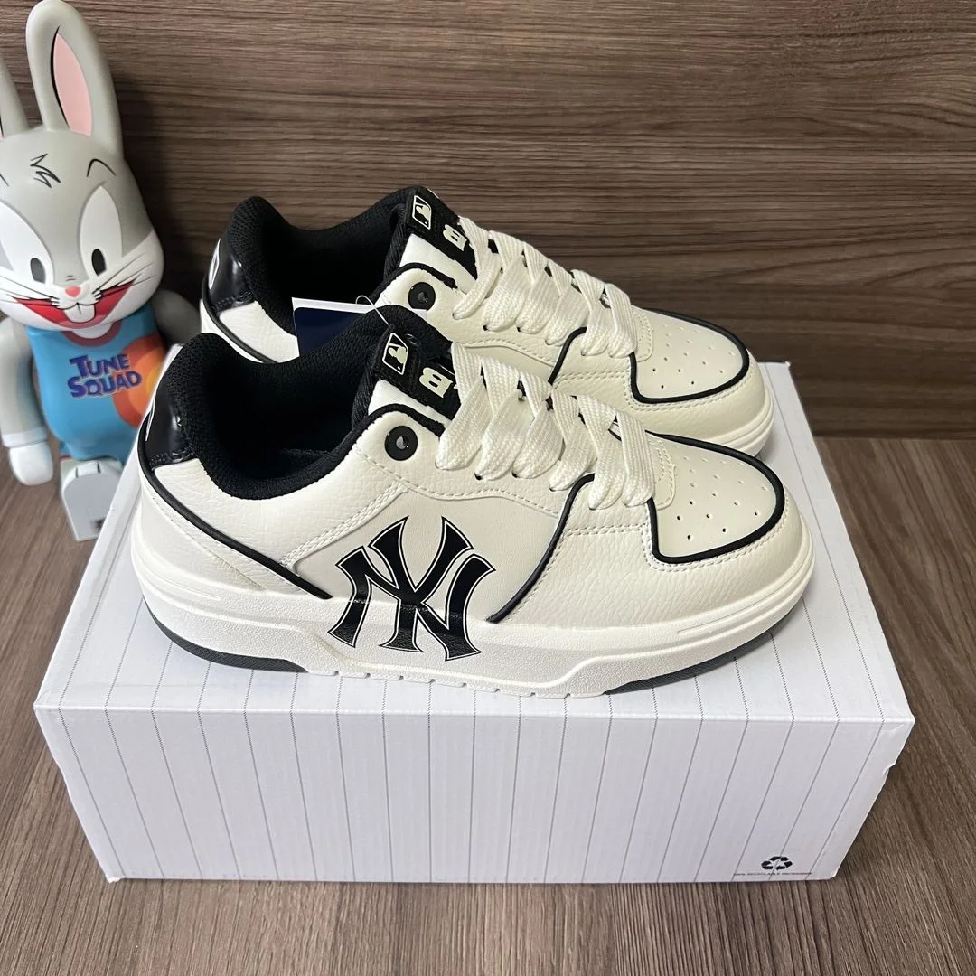 Gucci Low Shoes Bold 24489