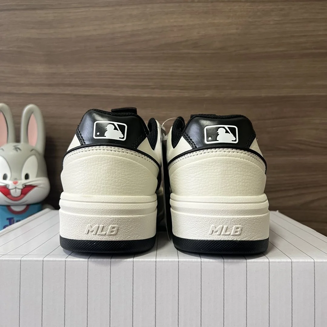 Gucci Low Shoes Bold 24489