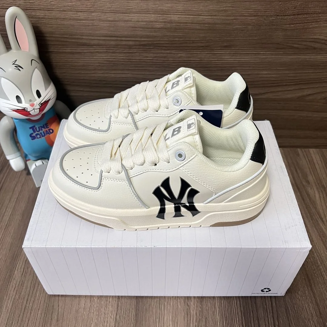 Vibrant Gucci Low Shoes 24483