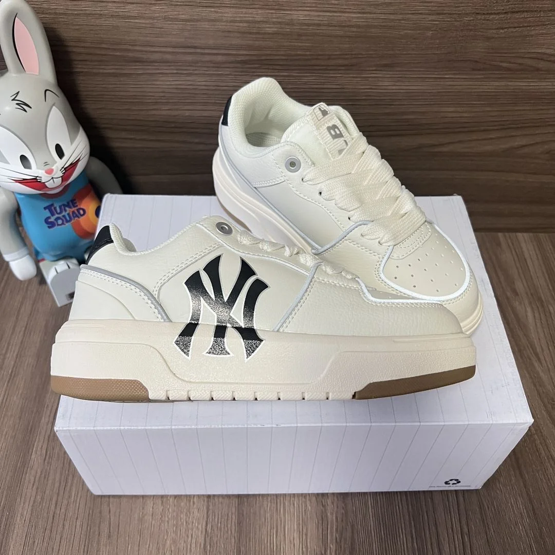 Vibrant Gucci Low Shoes 24483