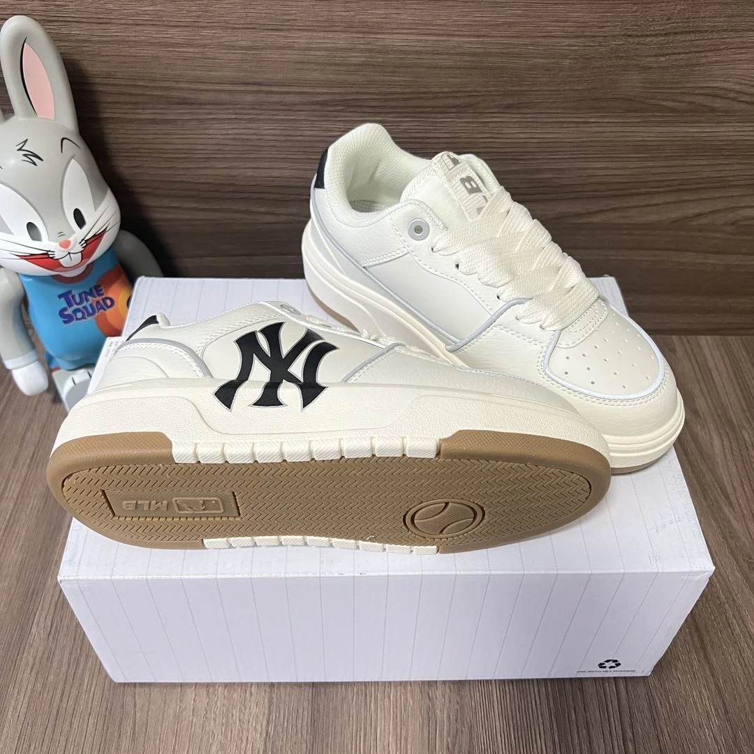 Vibrant Gucci Low Shoes 24483