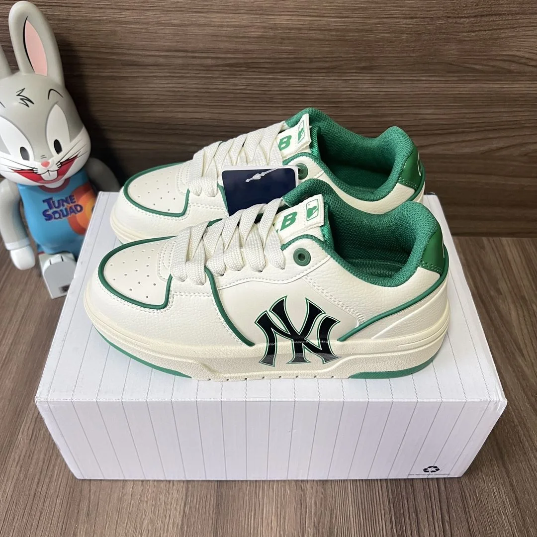 Gucci Low Shoes Sleek 24485