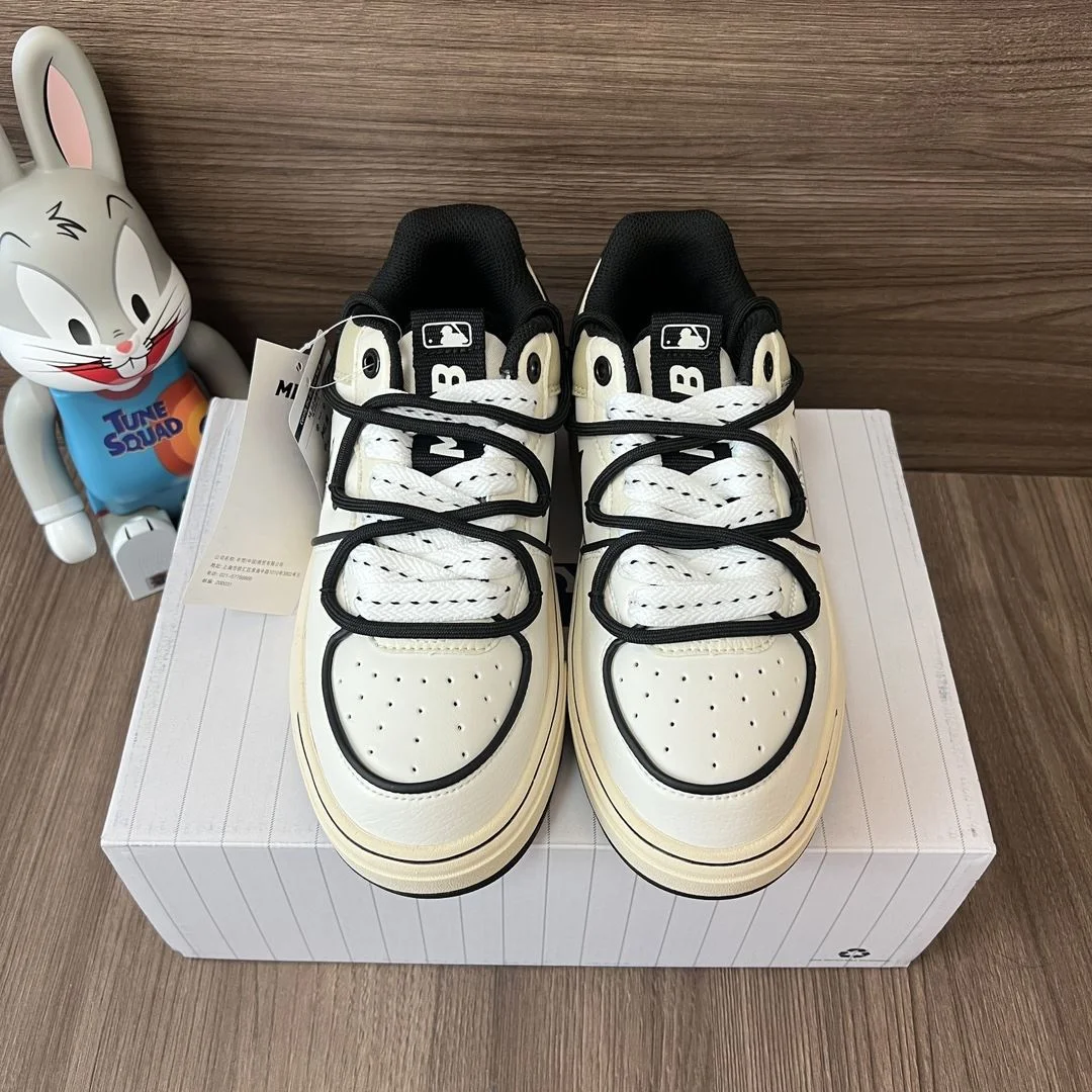 Classic Gucci Low Shoes 24505