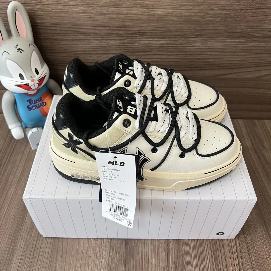 Classic Gucci Low Shoes 24505