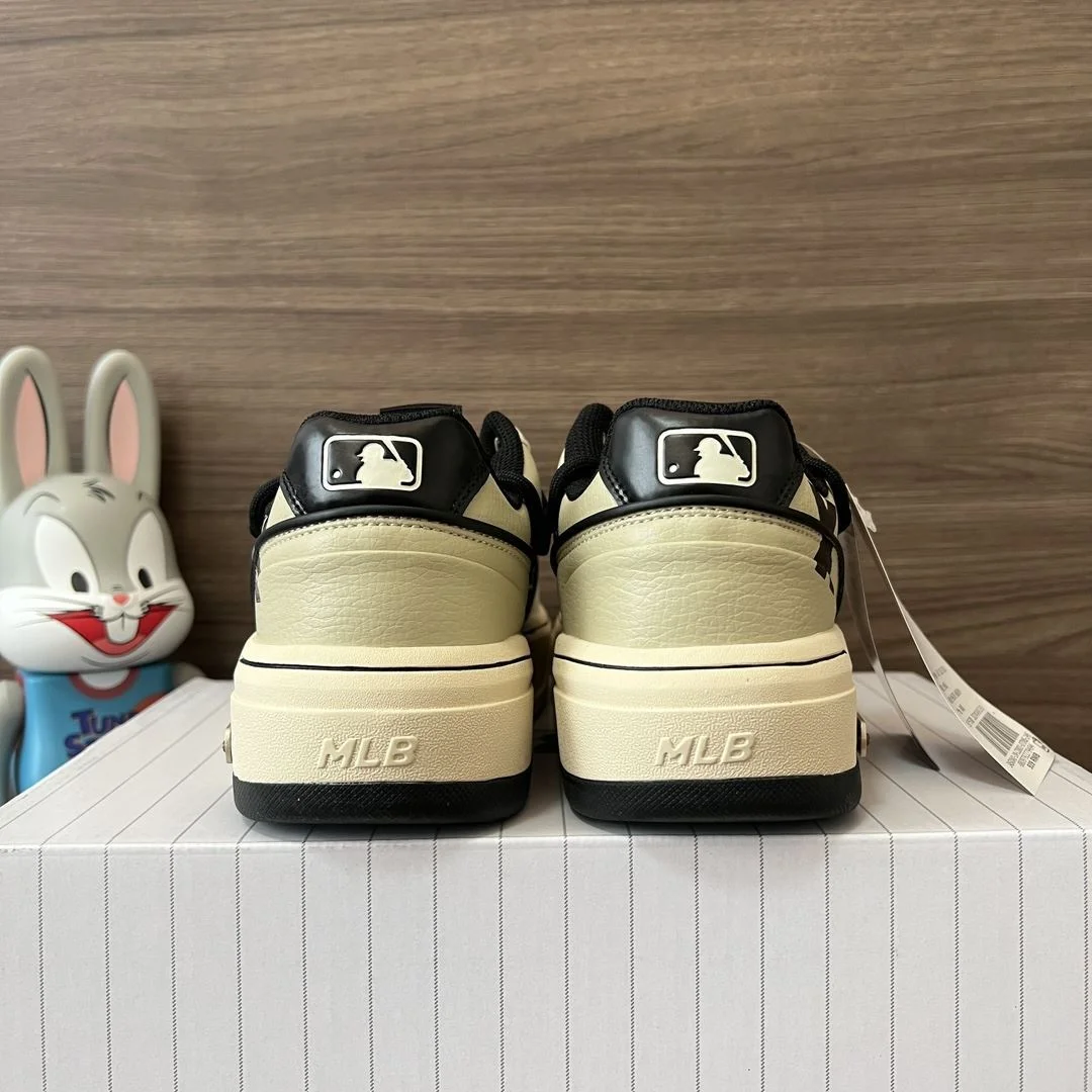 Classic Gucci Low Shoes 24505