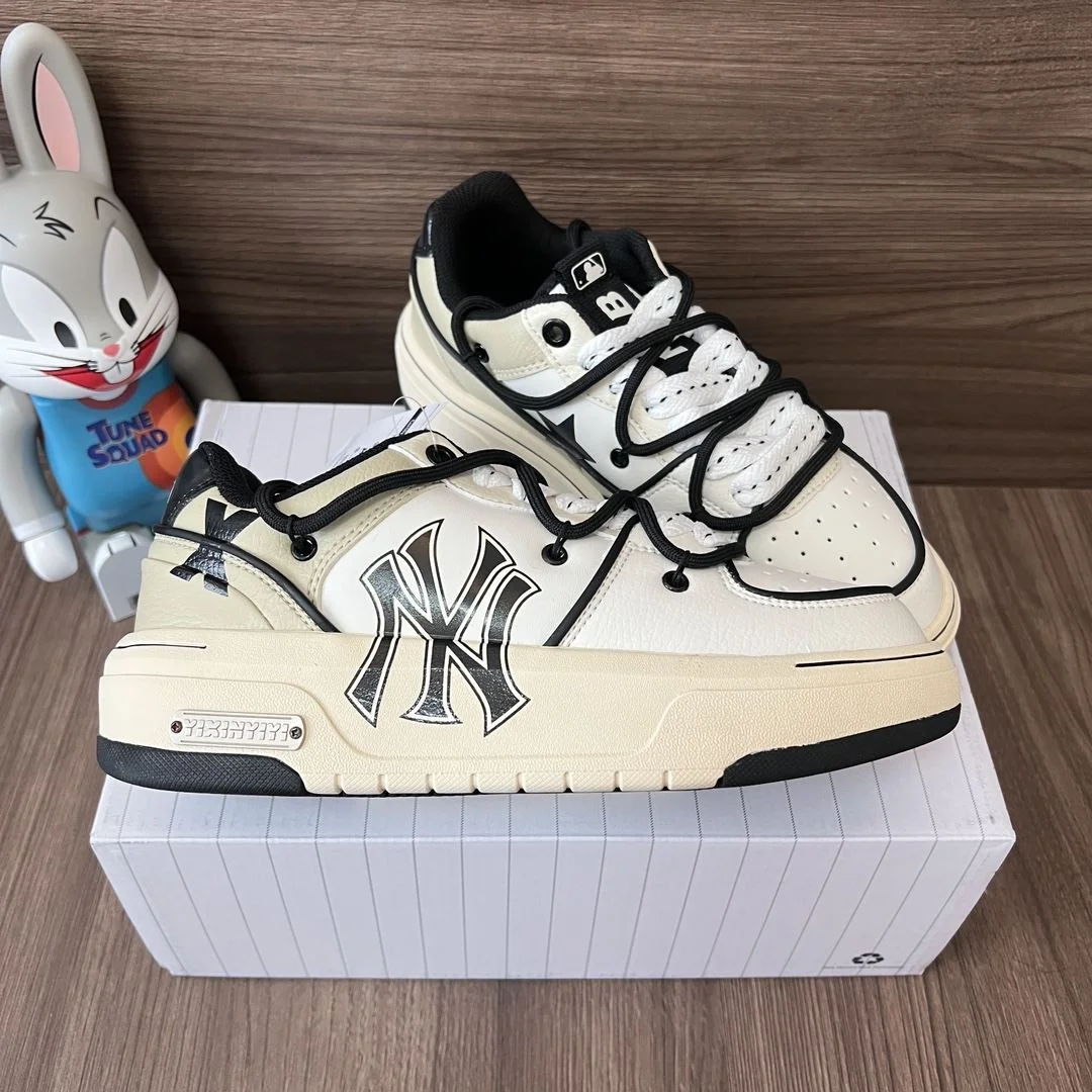 Classic Gucci Low Shoes 24505
