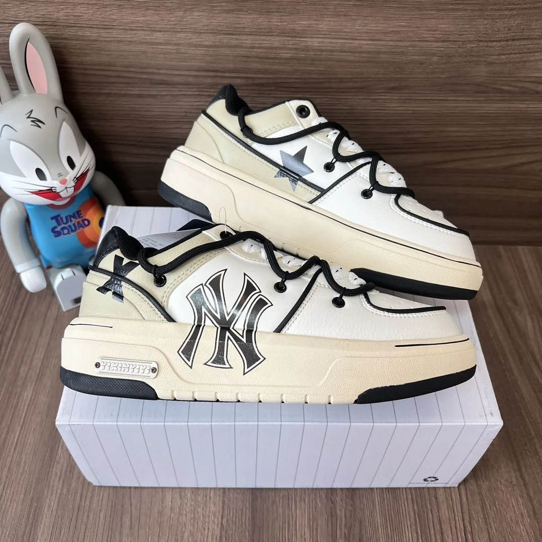 Classic Gucci Low Shoes 24505