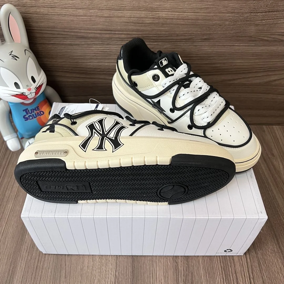Classic Gucci Low Shoes 24505