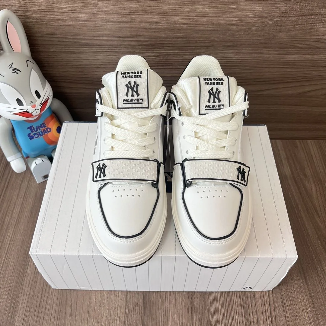 Breathable Gucci Low Shoes 24476