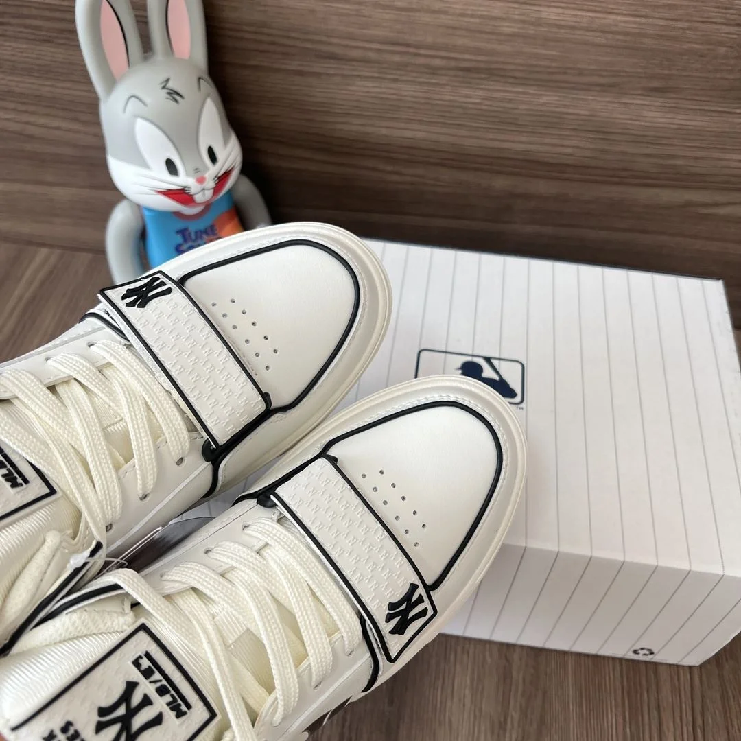 Breathable Gucci Low Shoes 24476