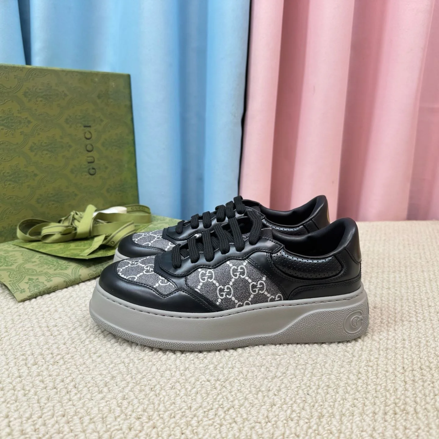 Fashionable Gucci Low Shoes 24471