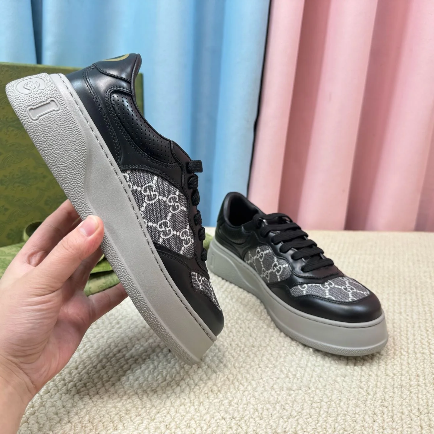 Fashionable Gucci Low Shoes 24471