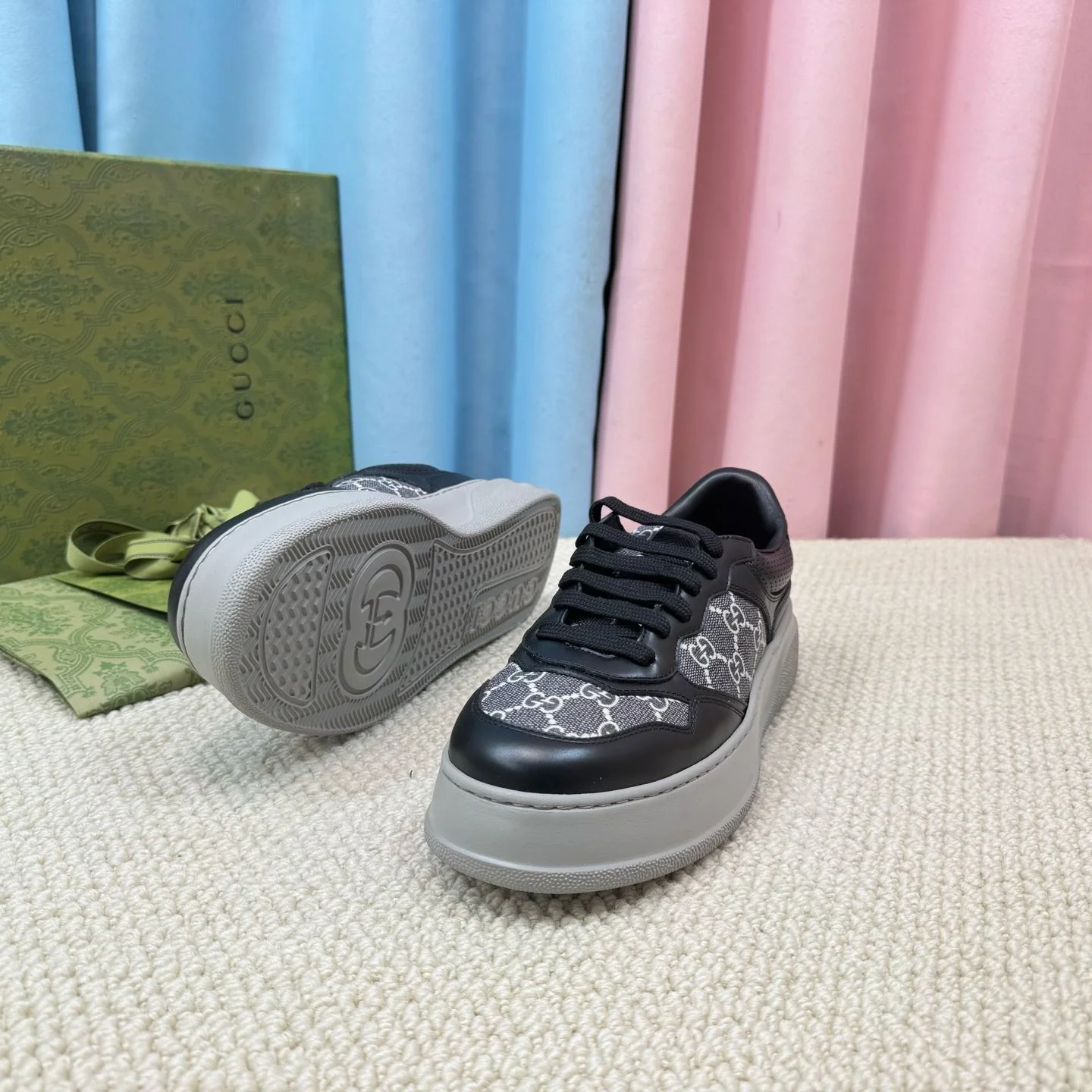 Fashionable Gucci Low Shoes 24471