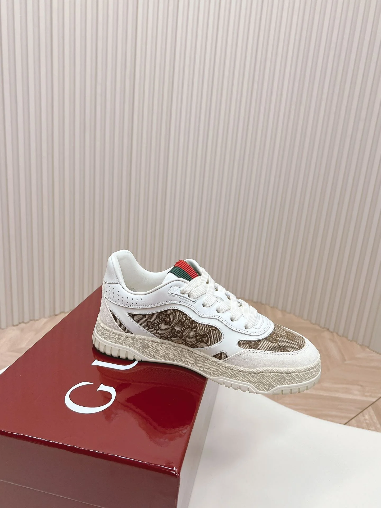 Trendy Gucci Low Shoes 24474
