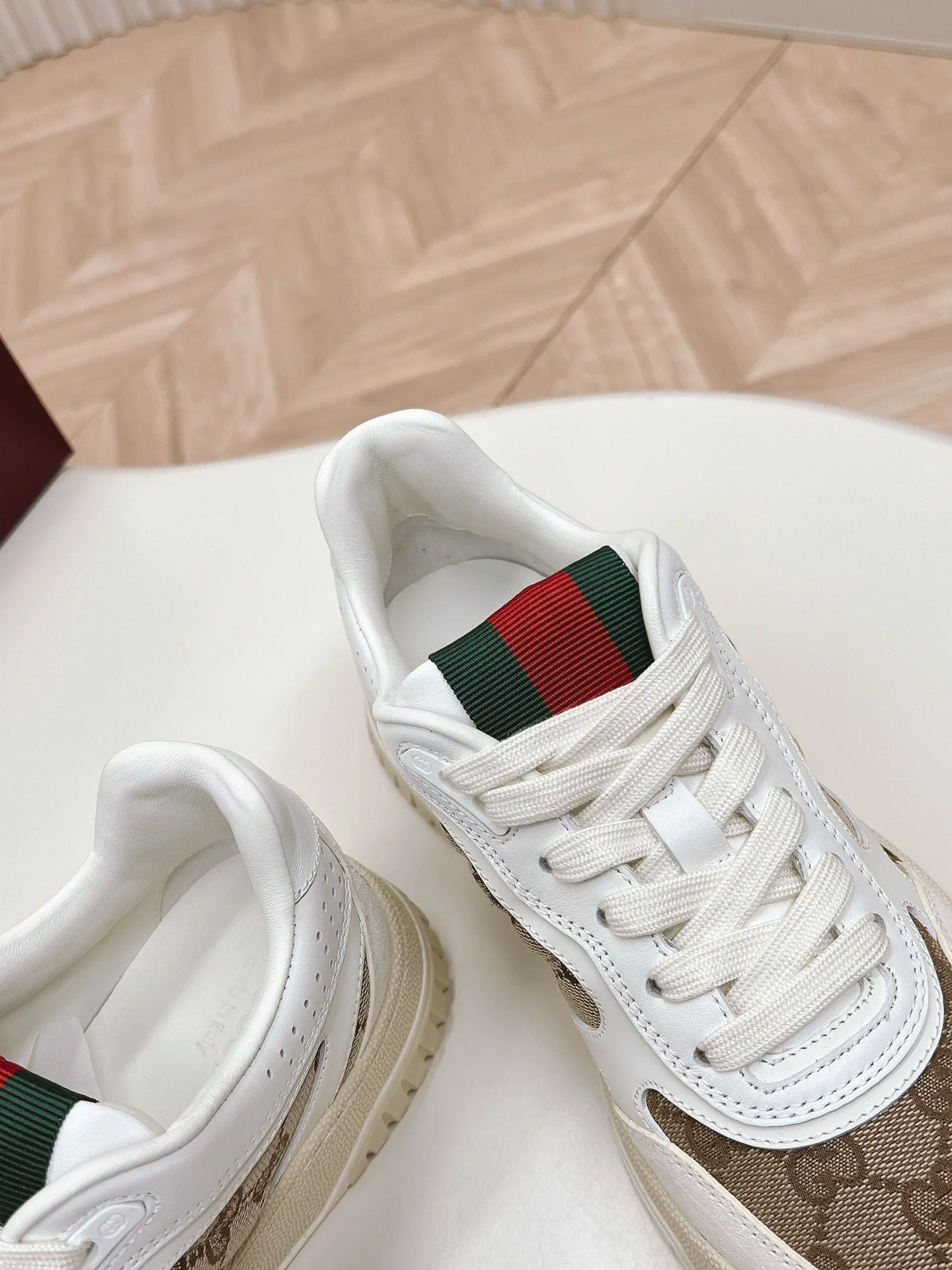 Trendy Gucci Low Shoes 24474