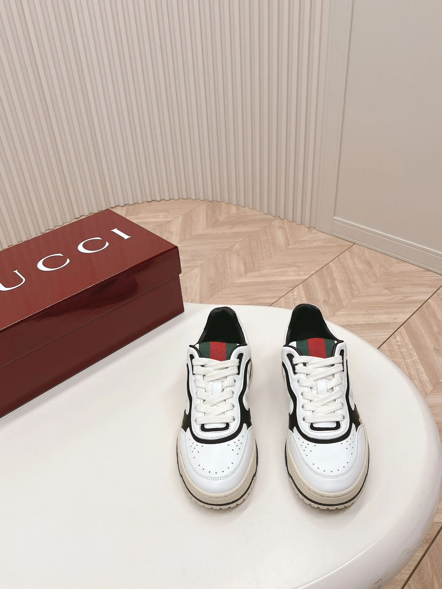 Chic Gucci Low Shoes 24464