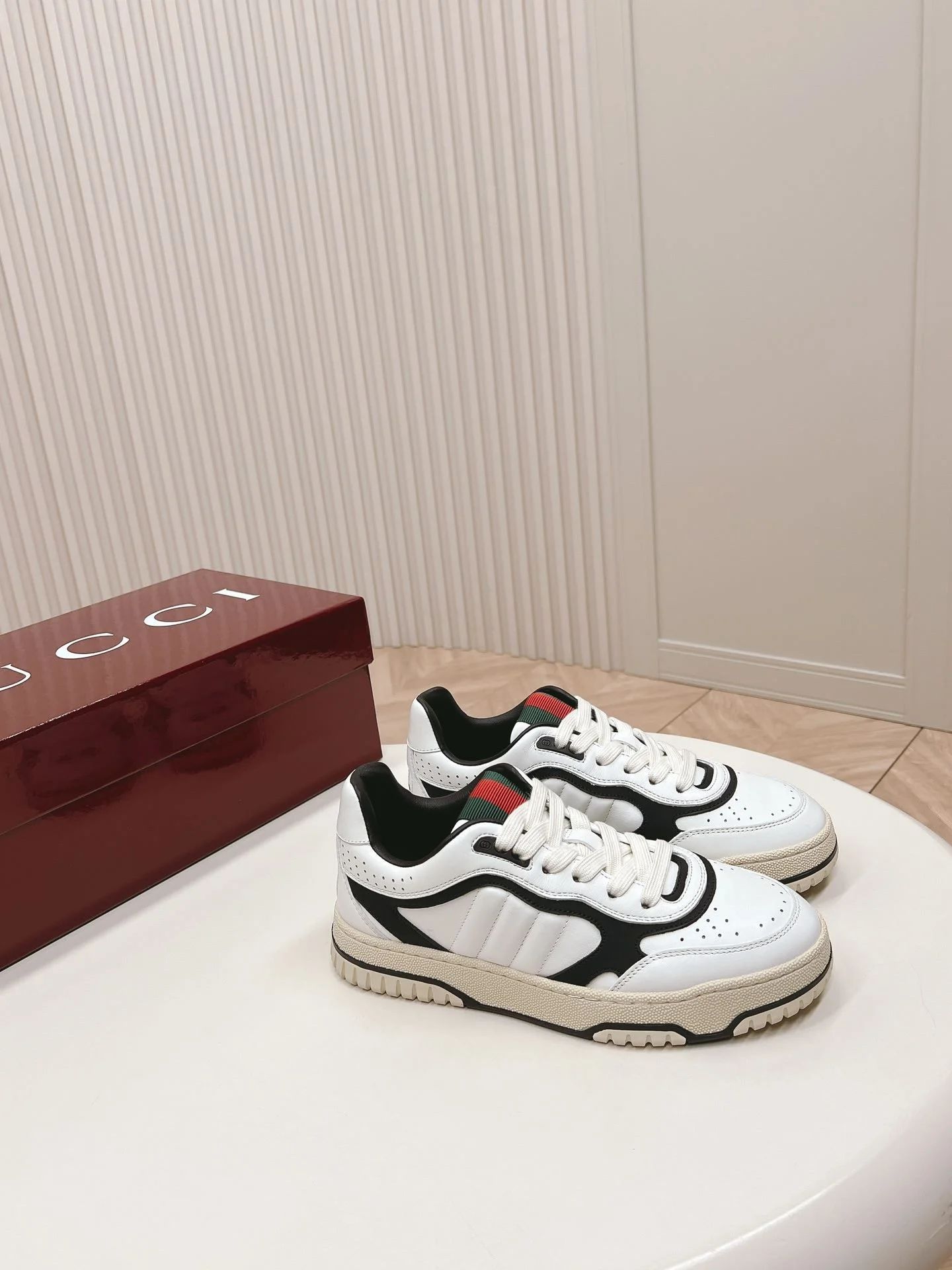 Chic Gucci Low Shoes 24464