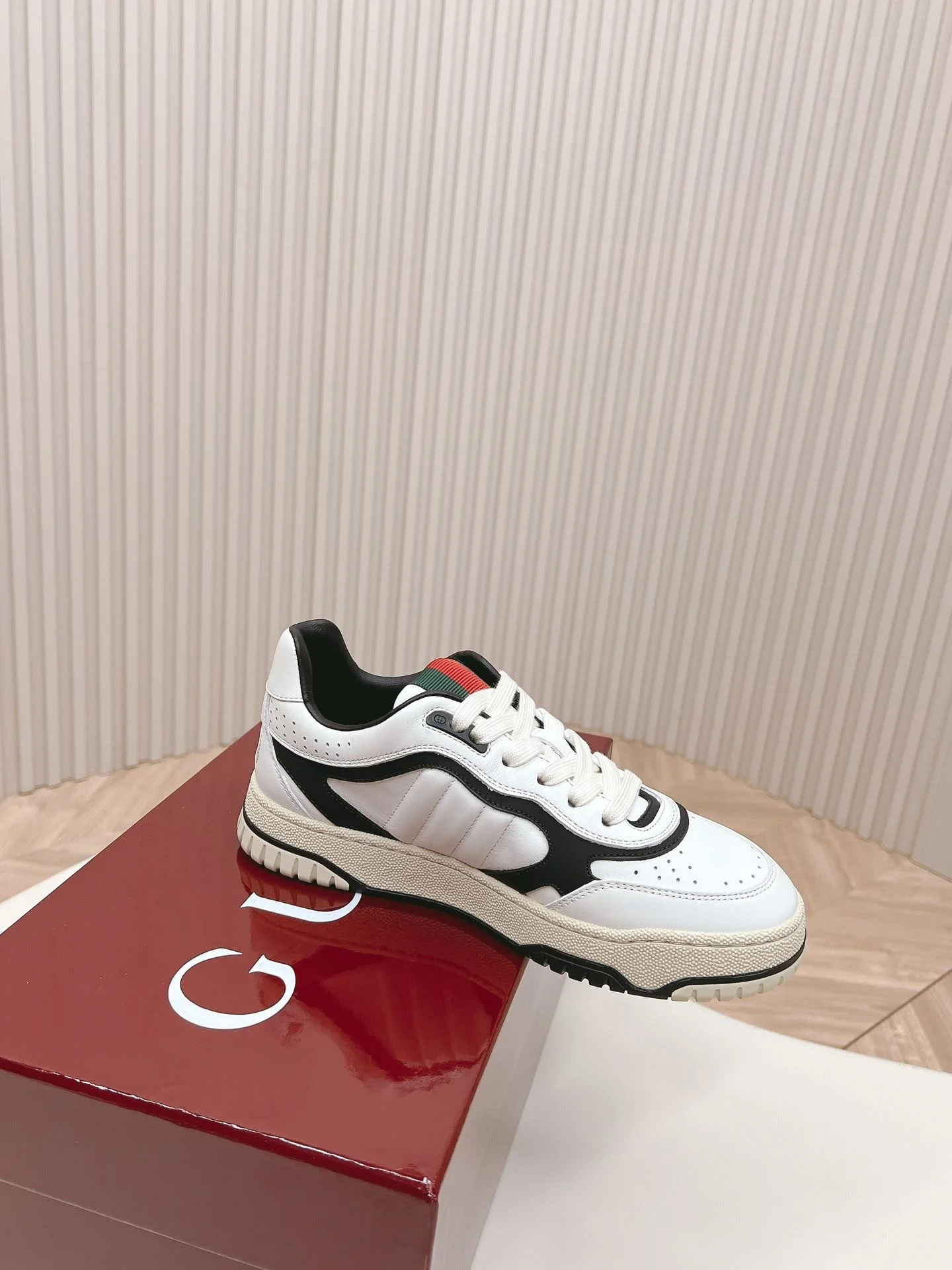 Chic Gucci Low Shoes 24464