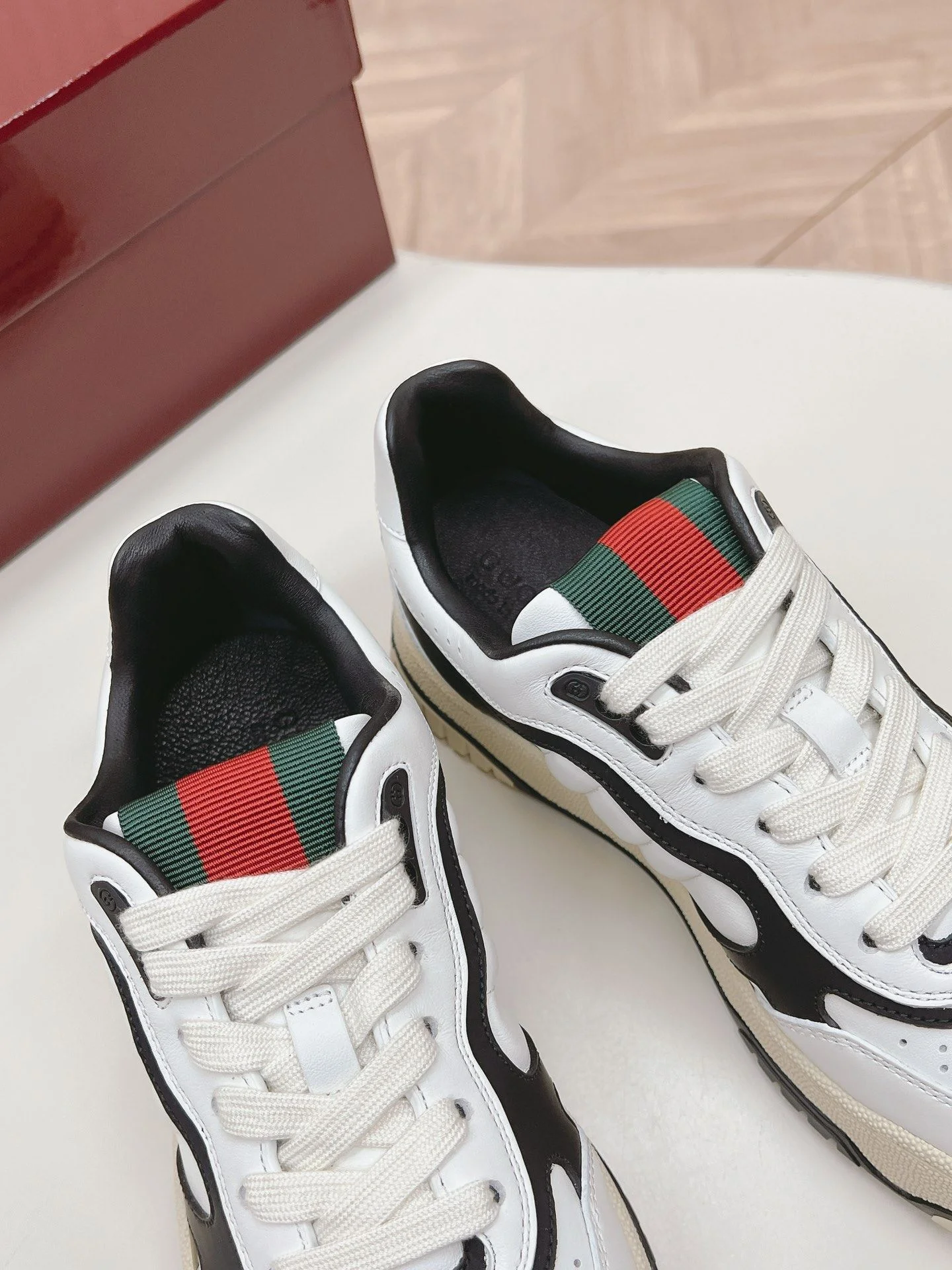 Chic Gucci Low Shoes 24464