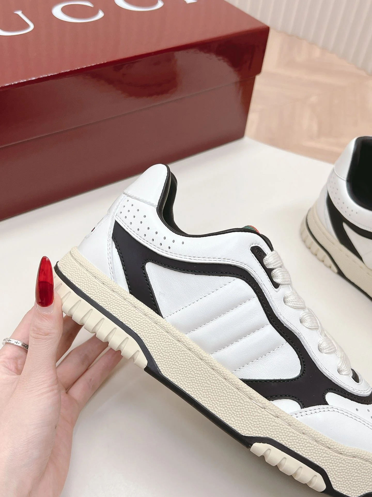 Chic Gucci Low Shoes 24464