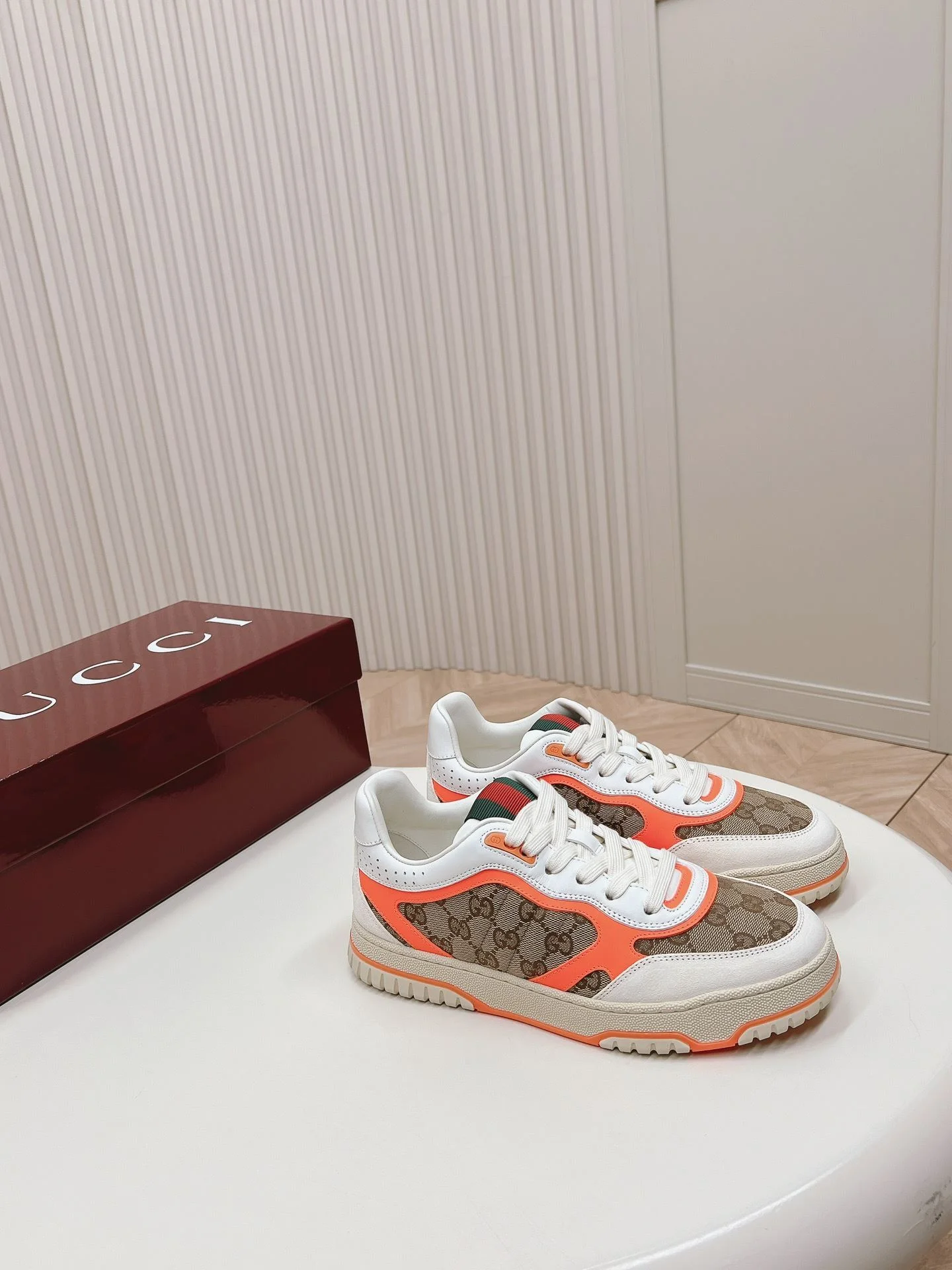 Gucci Low Shoes Youthful 24475