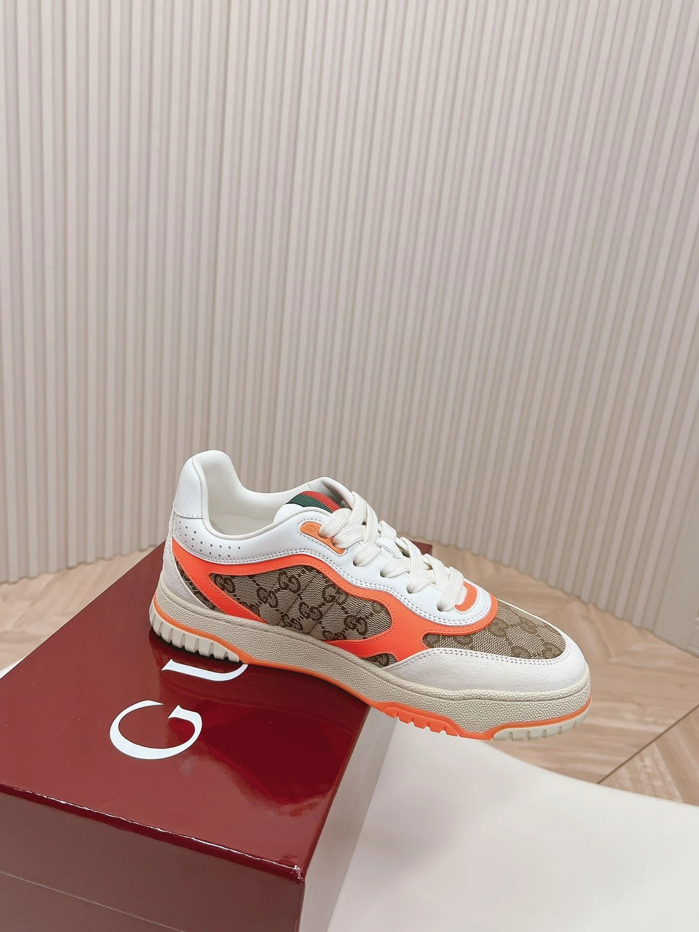 Gucci Low Shoes Youthful 24475