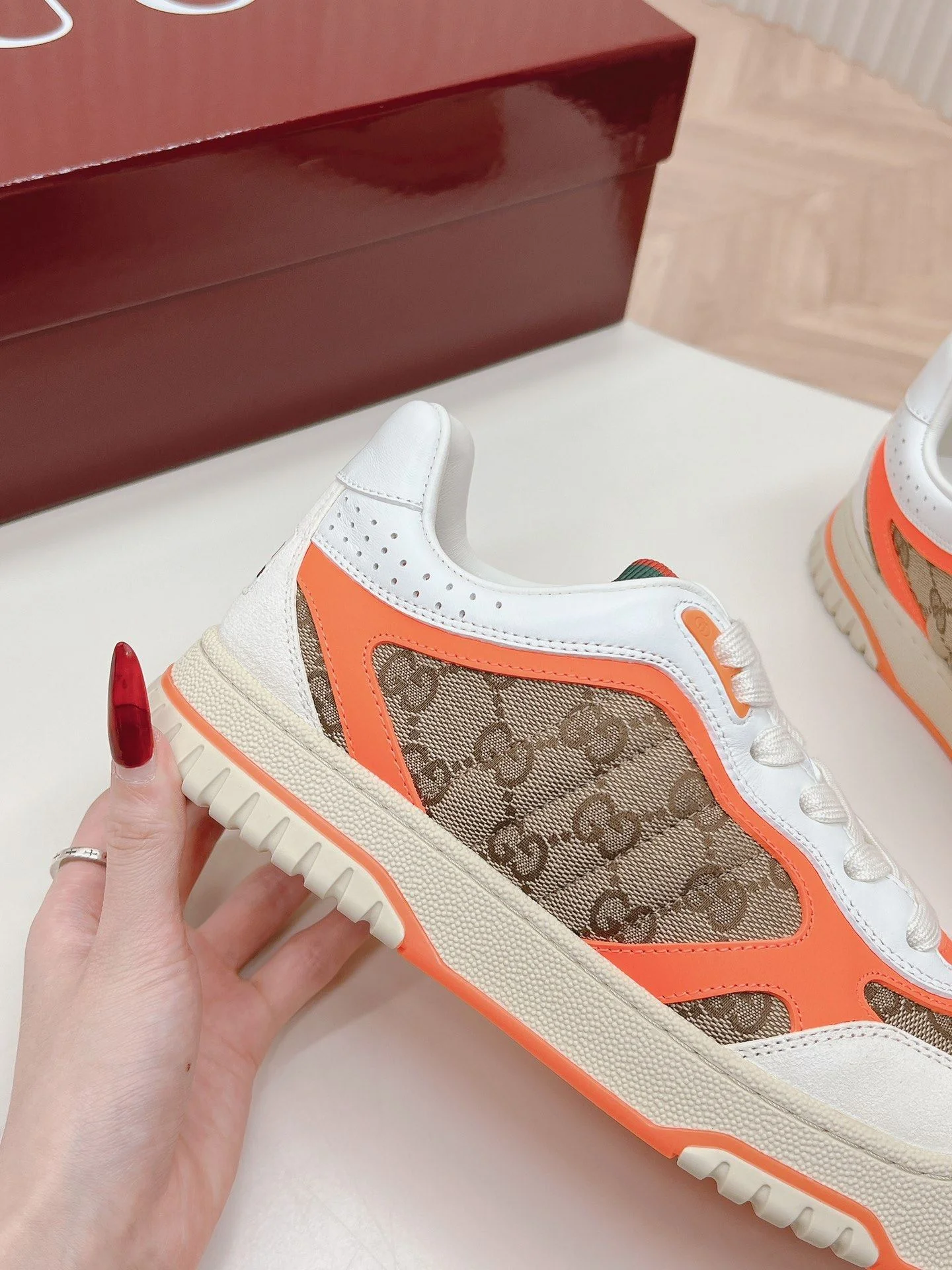 Gucci Low Shoes Youthful 24475