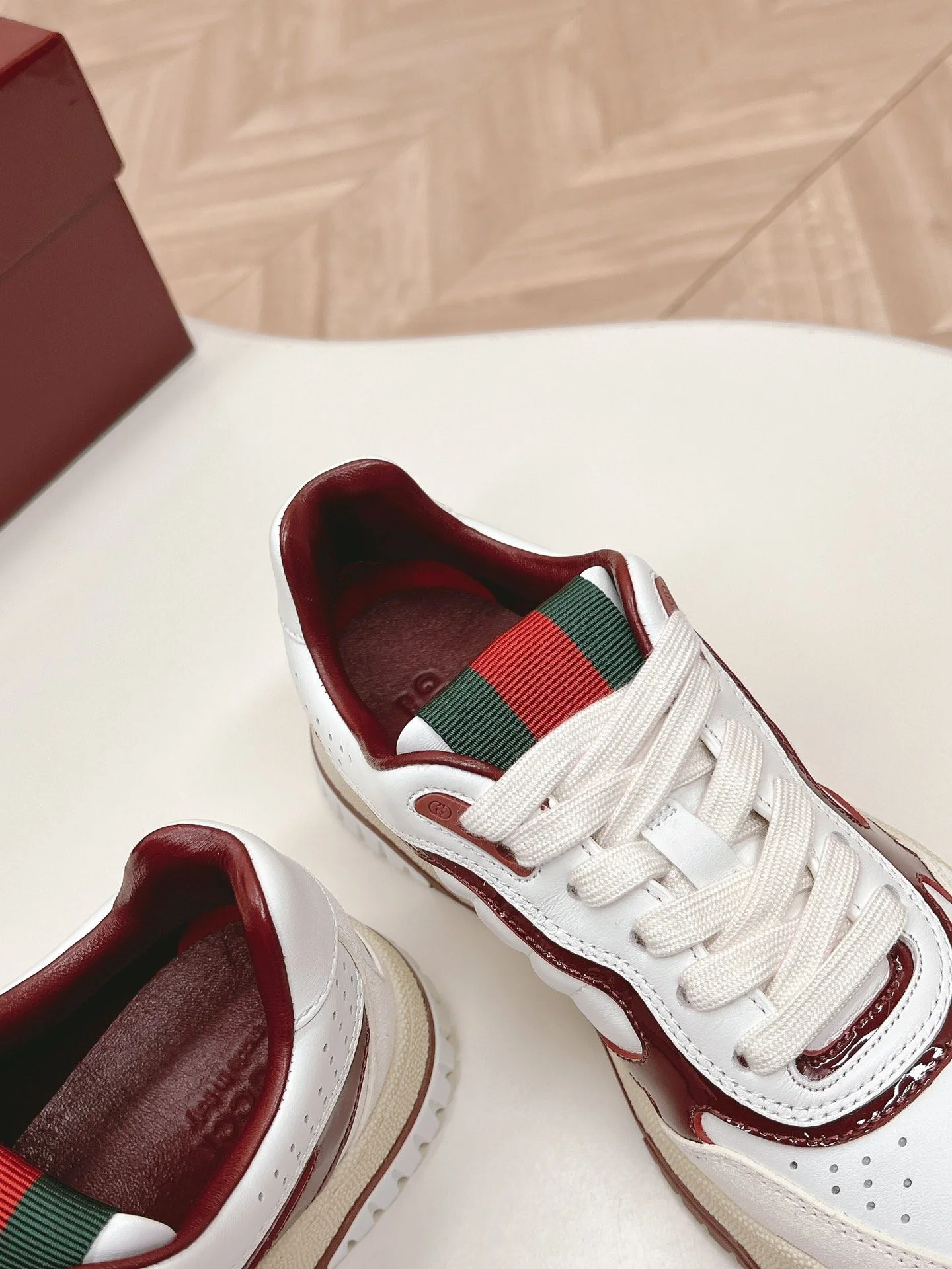 Gucci Low Shoes MultiPurpose 24472