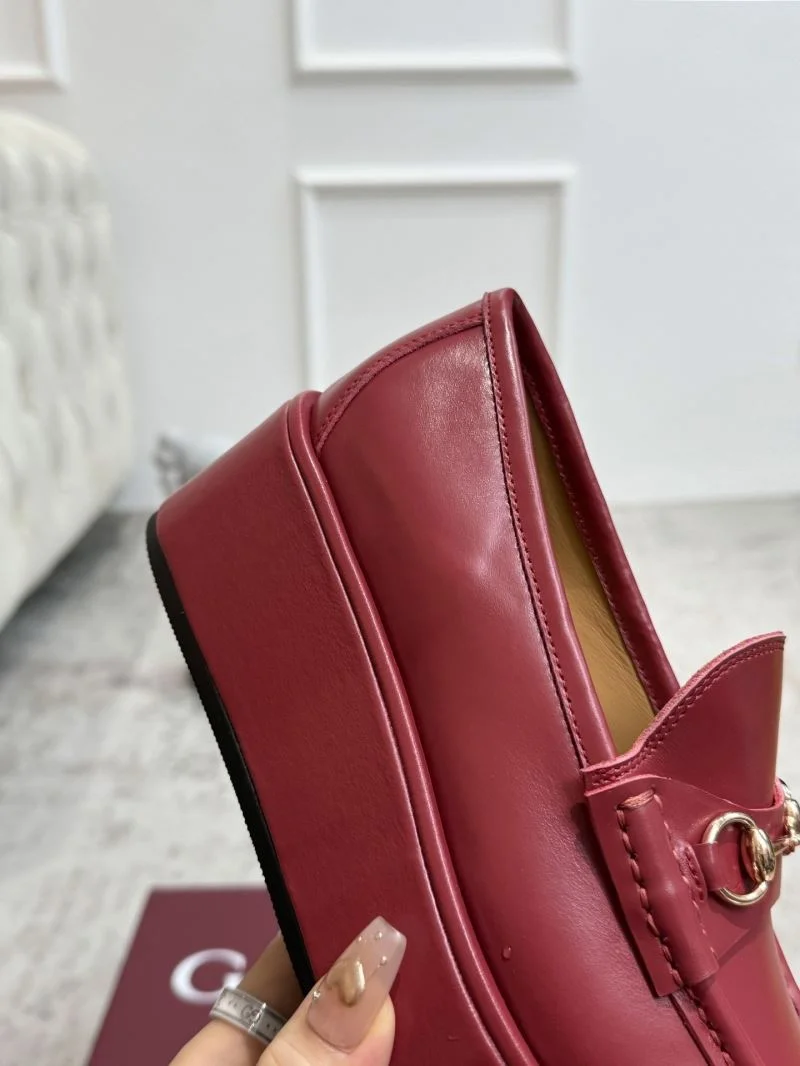 Gucci Low Shoes Flexible 24468