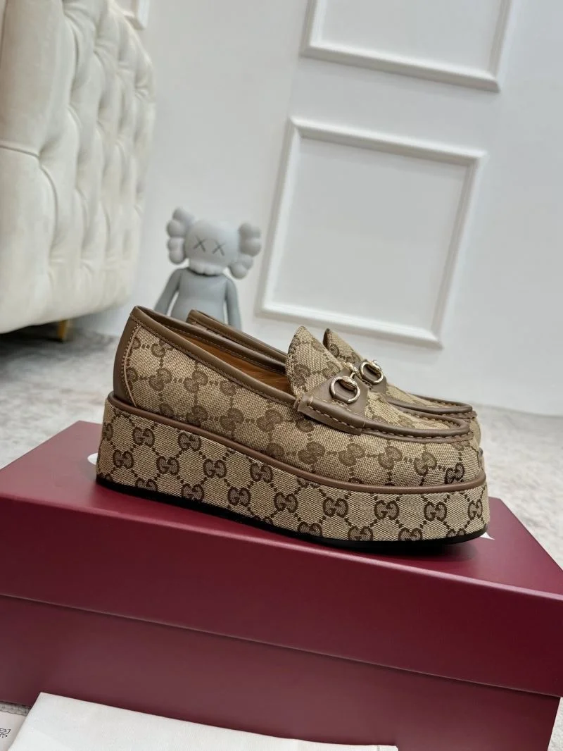 Gucci Low Shoes MoistureWicking 24486
