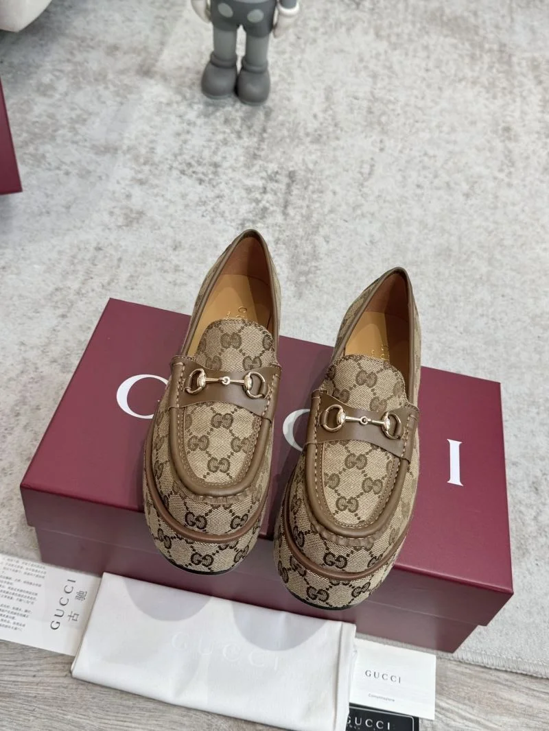 Gucci Low Shoes MoistureWicking 24486