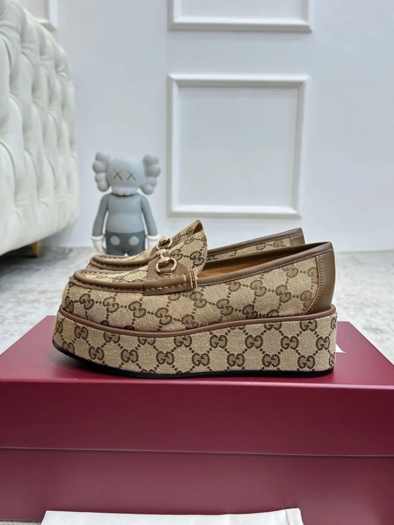 Gucci Low Shoes MoistureWicking 24486