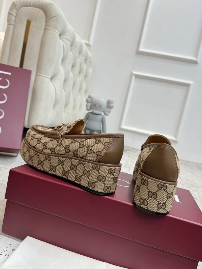 Gucci Low Shoes MoistureWicking 24486
