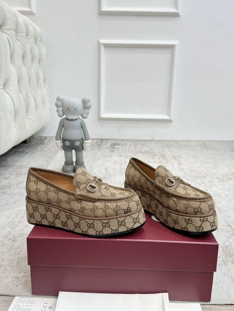 Gucci Low Shoes MoistureWicking 24486