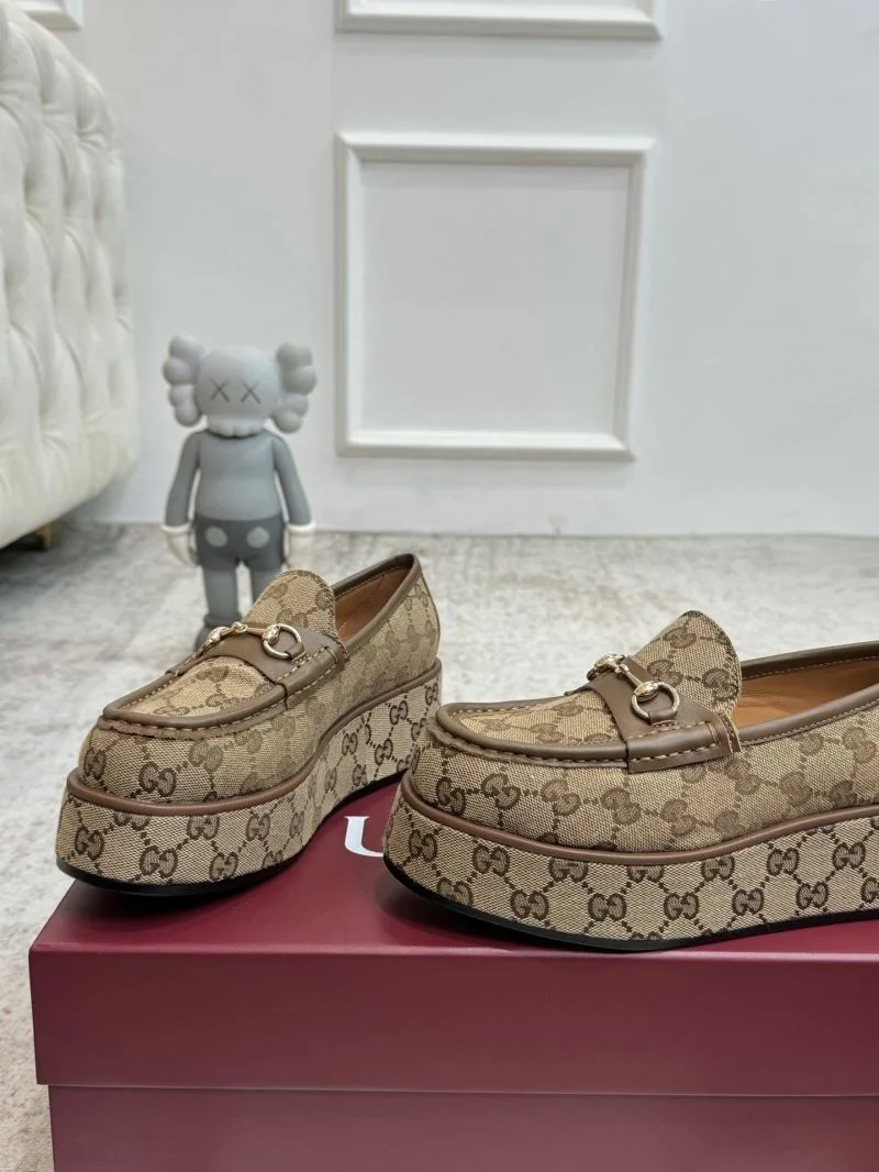 Gucci Low Shoes MoistureWicking 24486