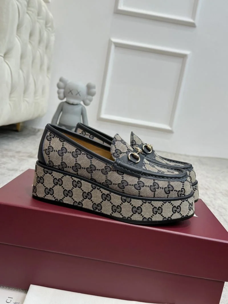 Gucci Low Shoes WellDesigned 24465