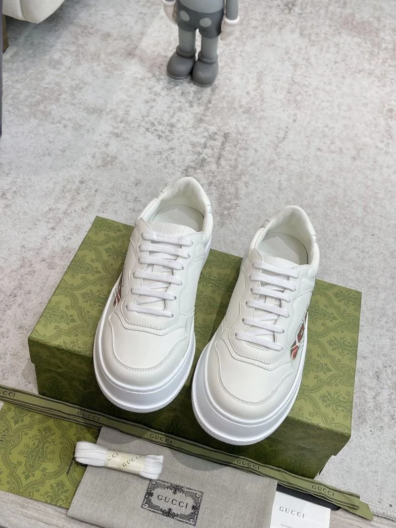Sporty Gucci Low Shoes 24454