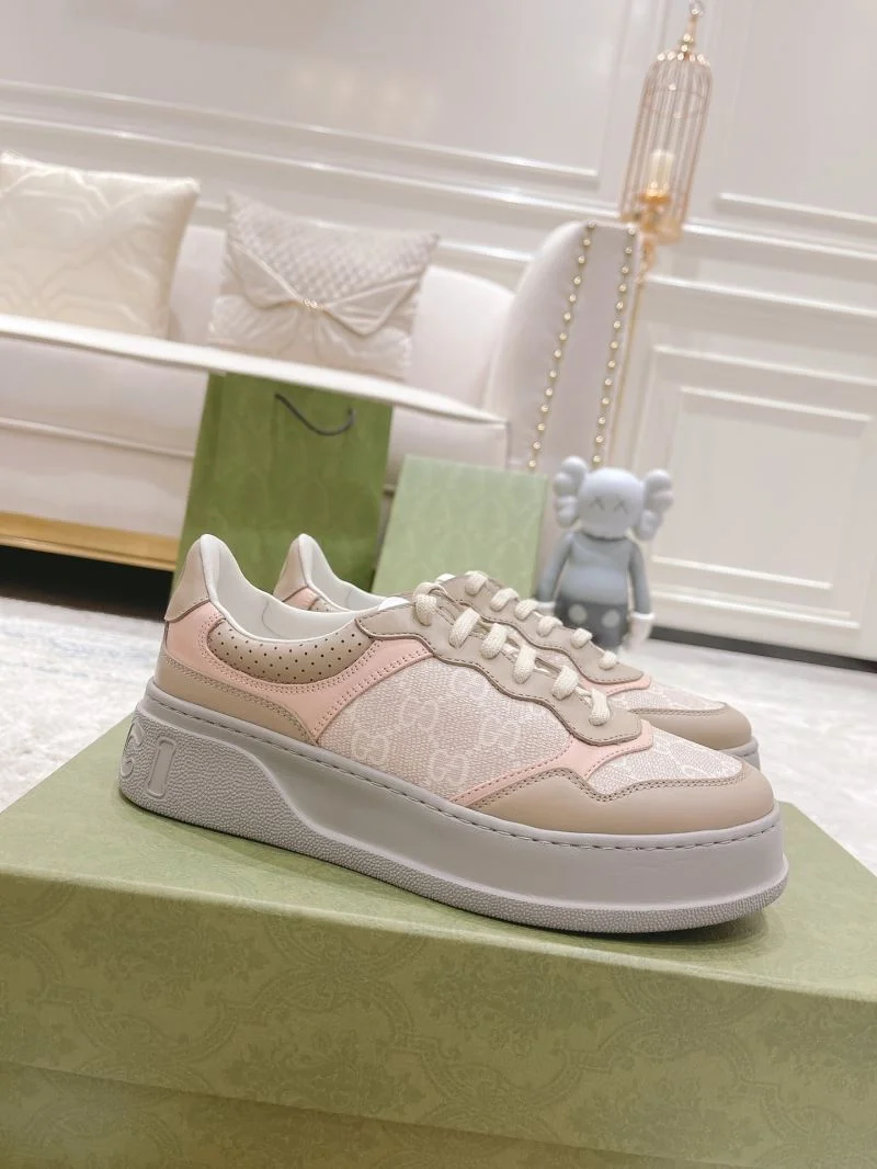 Timeless Gucci Low Shoes 24461