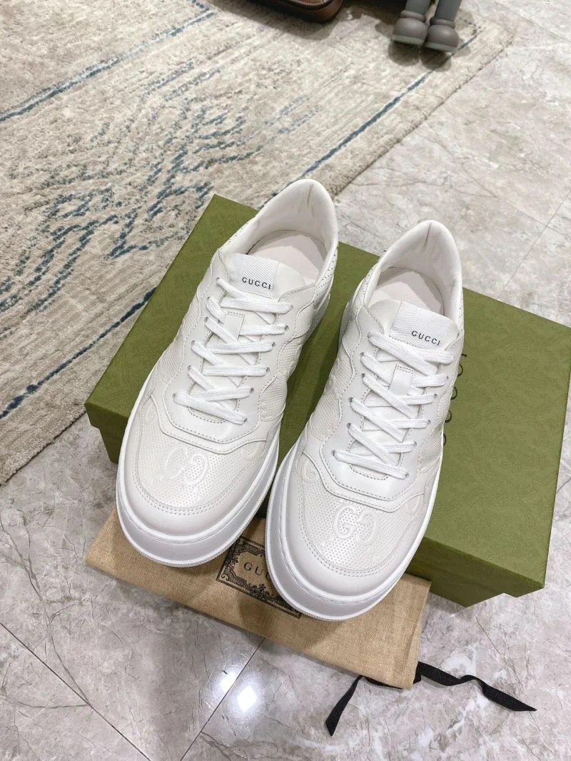 Fashionable Gucci Low Shoes 24444