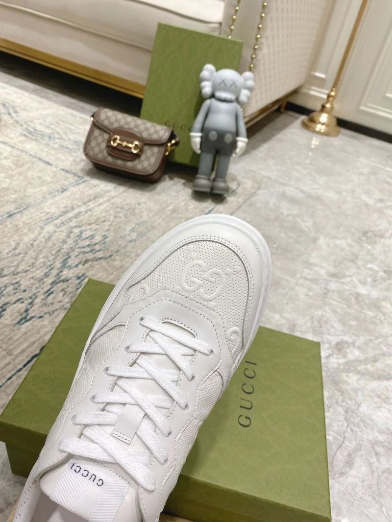 Fashionable Gucci Low Shoes 24444