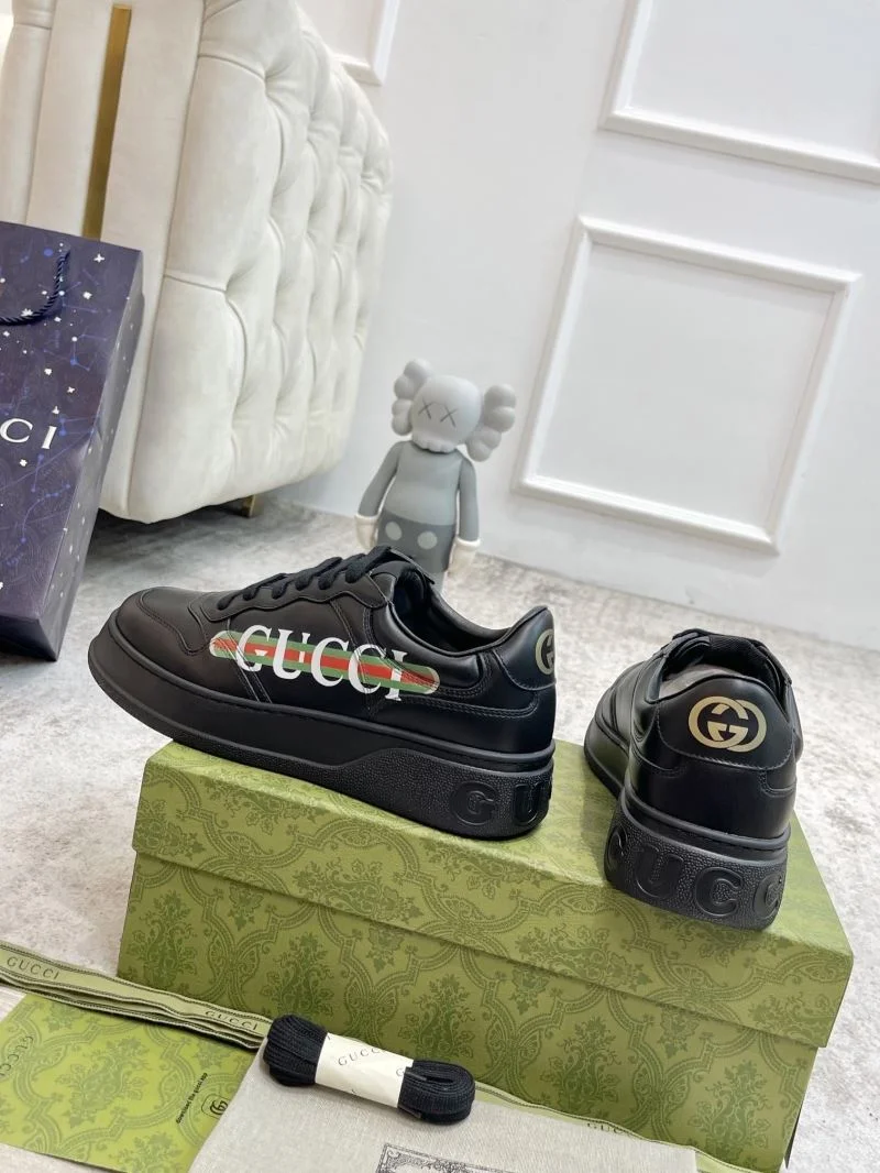 Gucci Low Shoes Stylish 24442