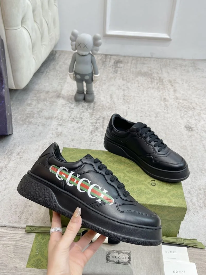 Gucci Low Shoes Stylish 24442