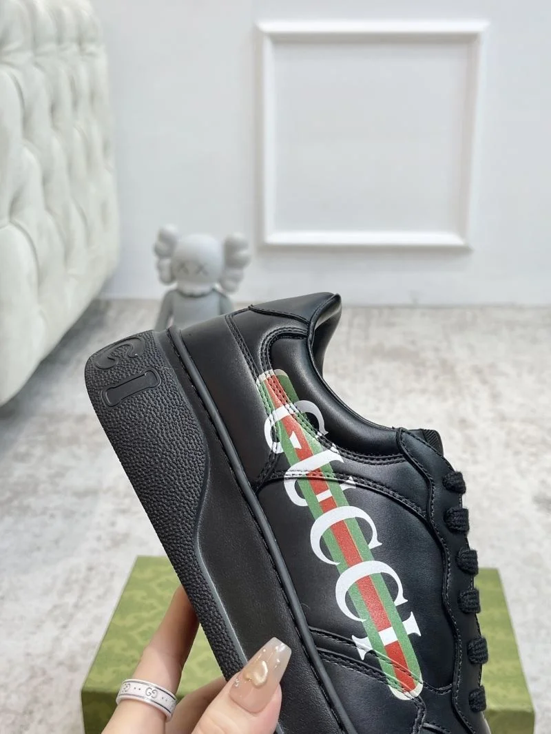 Gucci Low Shoes Stylish 24442