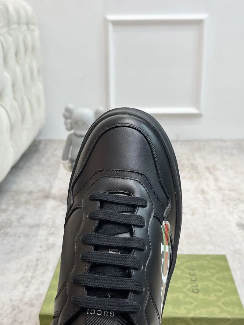 Gucci Low Shoes Stylish 24442