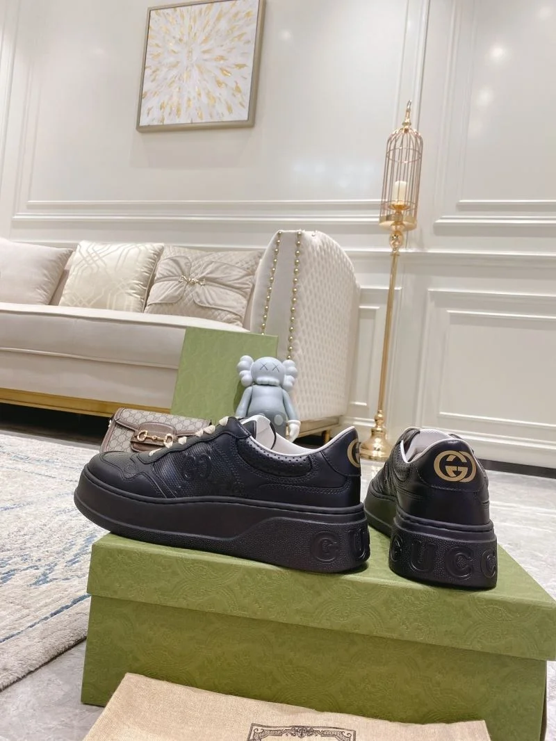 Gucci Low Shoes Youthful 24445