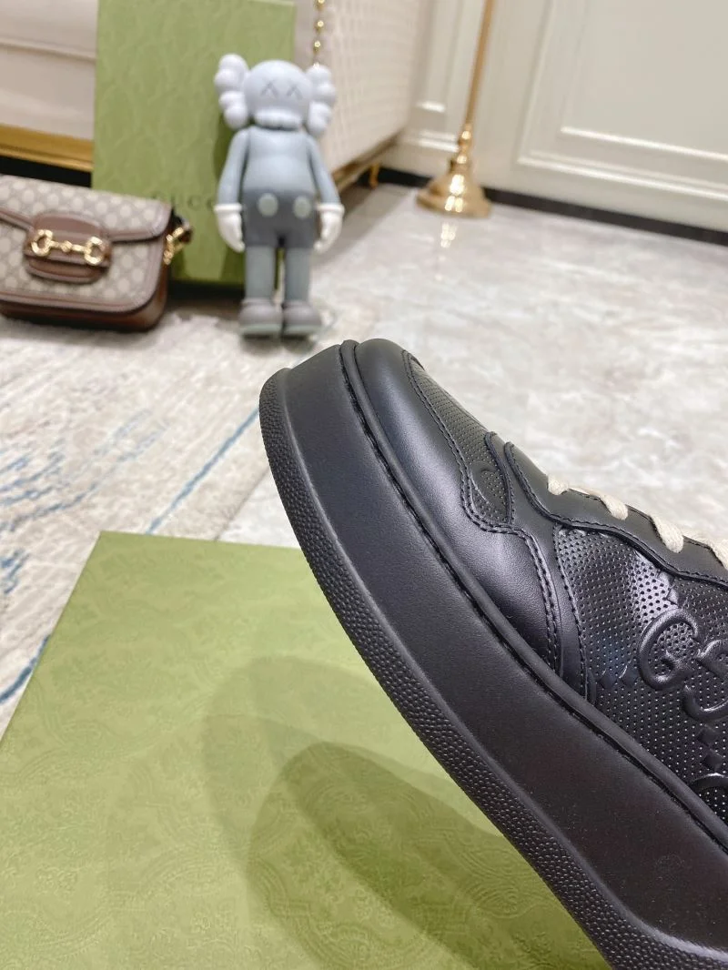Gucci Low Shoes Youthful 24445