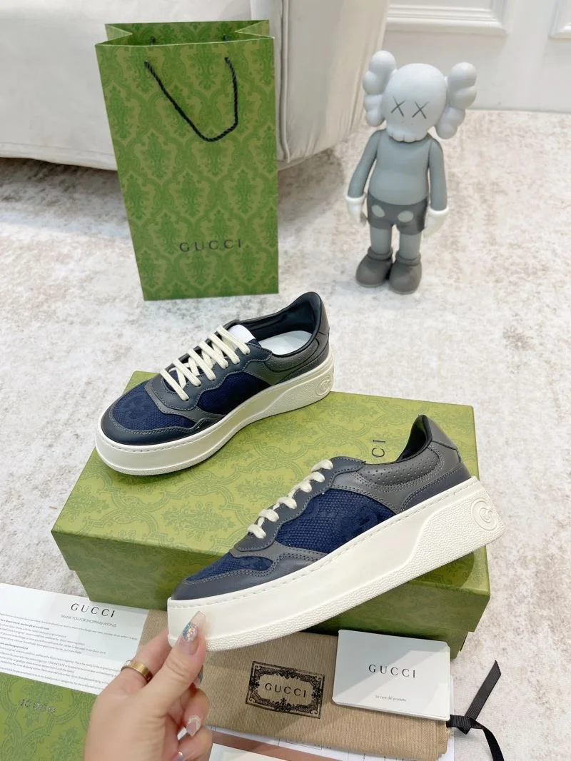 Trendsetting Gucci Low Shoes 24463