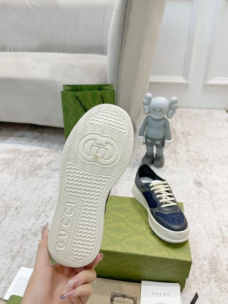 Trendsetting Gucci Low Shoes 24463