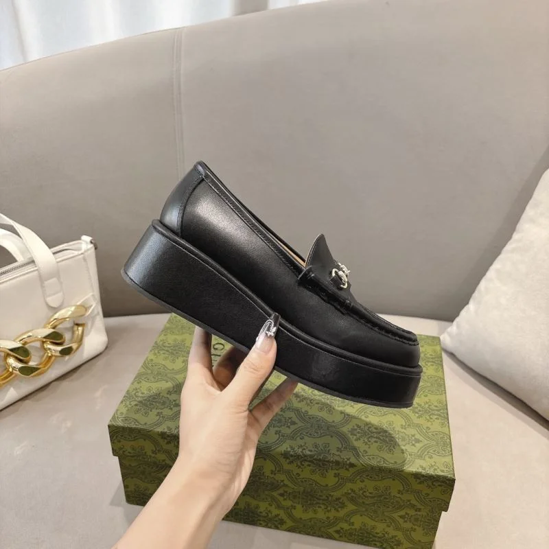 Tailored Gucci Low Shoes 24448