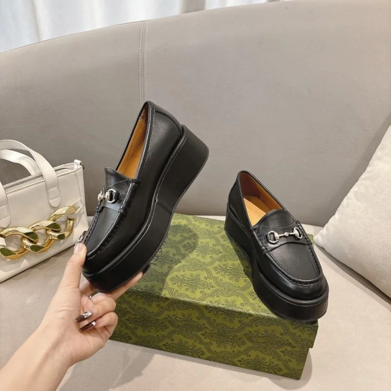 Tailored Gucci Low Shoes 24448